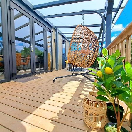 Luxe Chalet Met Veranda En Tuin , Nabij Zwembad Vp006 Heinkenszand Exterior foto